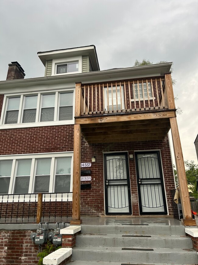 Building Photo - 14559 Strathmoor St Unit Top