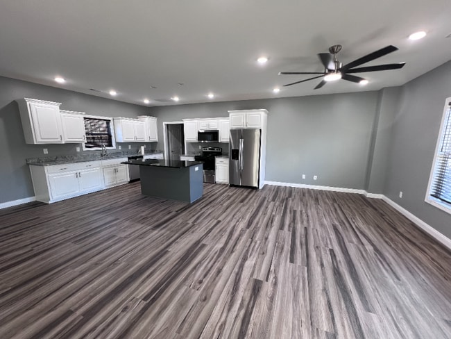 Photo - 102 Twin Oaks Dr