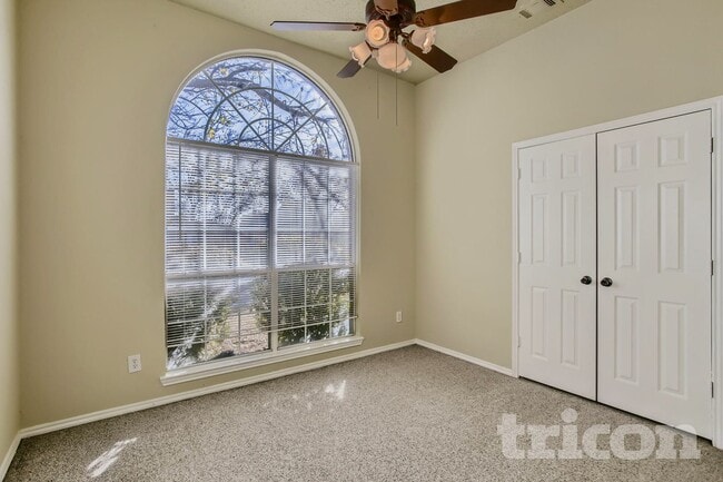 Photo - 612 W Andersonville Ln