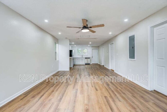 Photo - 2032 Eppinger St