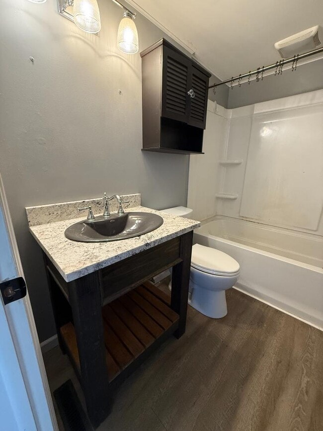 Photo - 912 Mann Ave