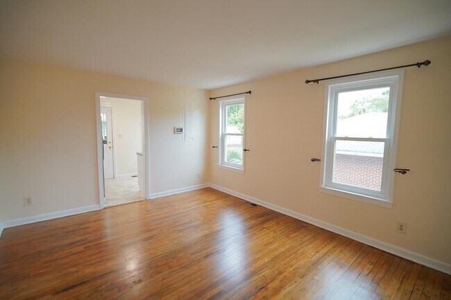 Photo - 212 Rudy Hubbard Way