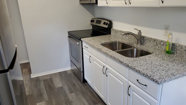 Photo - 3351 Hillsdale Ave Unit B