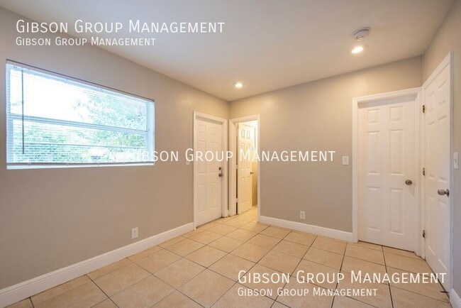 Photo - 1808 SW 11th Ct Unit 2