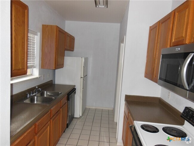 Building Photo - 1641 Kuehler Ave Unit 5 Rental