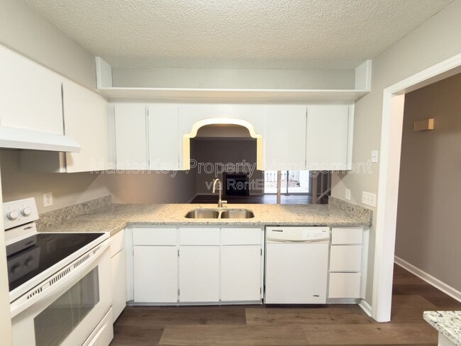 Photo - 5865 Branchwood Rd