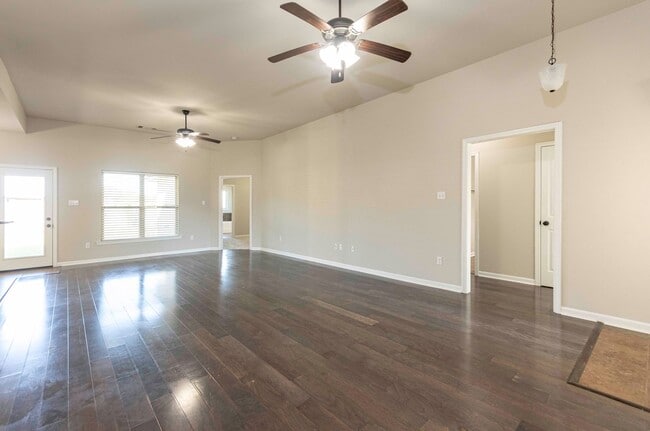 Photo - 132 Timber Edge Dr