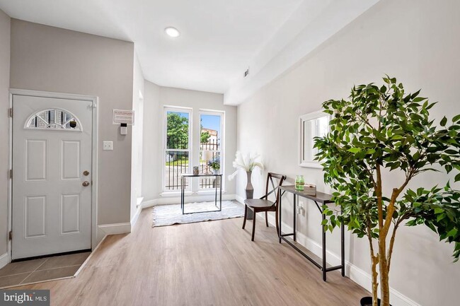 Photo - 1607 Clifton Ave