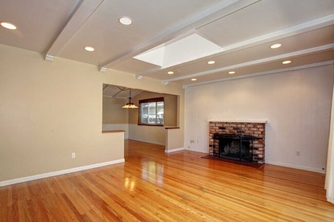 Photo - Adorable College Green 3 BDRM 2 BATH avail...