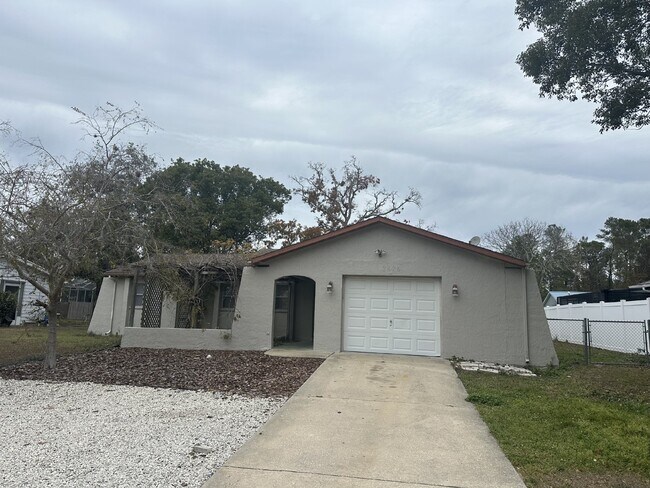 Photo - Great Location!  2 Bedroom, 2 Bathroom, 1 Car Garage Home For Rent.