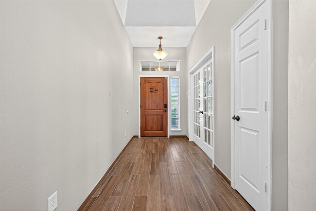 Photo - 3719 Apple Hollow Ln