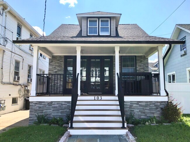 Photo - 103 13th Ave