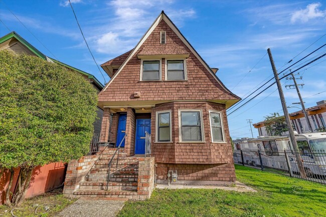 Photo - 2804 Adeline St Rental