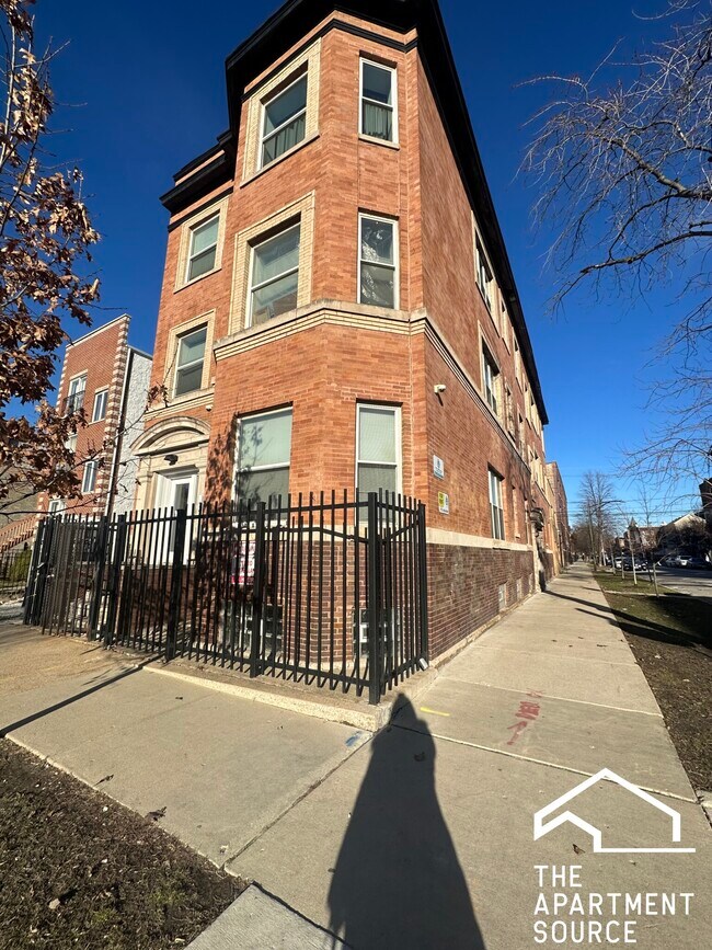 Photo - 1503 N Talman Ave Unit CH