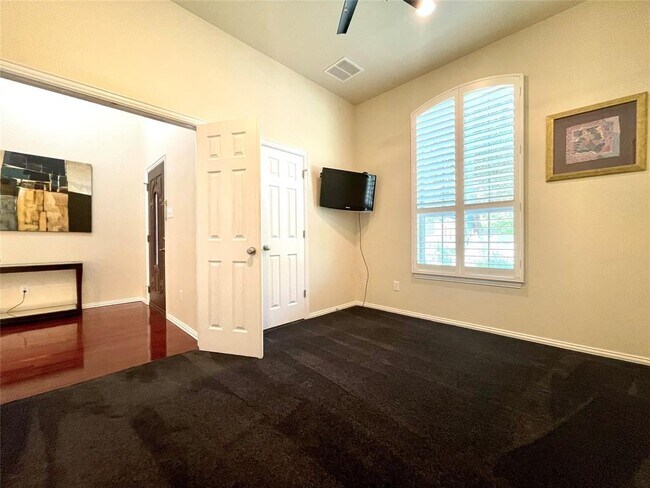 Photo - 1406 Rimstone Dr