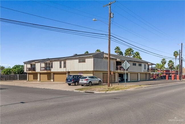 Building Photo - 21 E Samano St