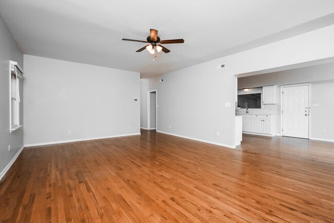 Photo - 1608 Maybrook Dr