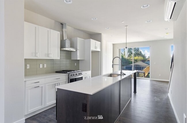 Photo - 14527 1st Ave NE