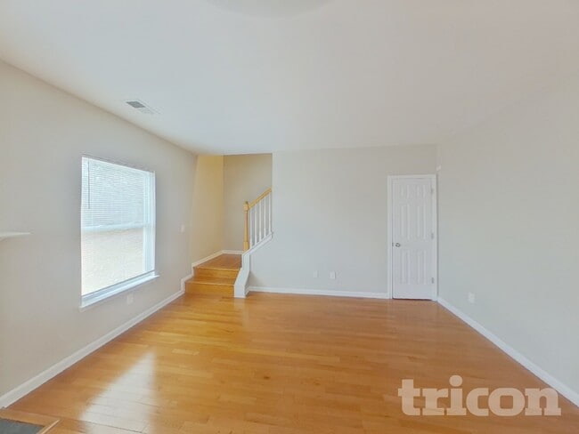 Photo - 212 Blue Grass Terrace