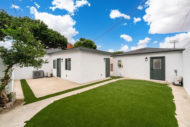 Building Photo - 7020 Schroll St Unit 7020-01