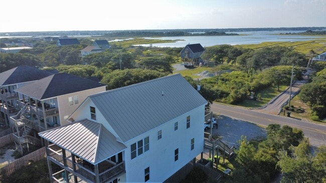 Photo - North Topsail Beach 5 Bedroom 4.5 Bathroom...