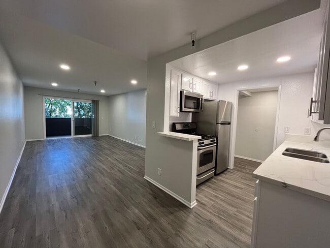 Photo - 110 South Sweetzer Ave