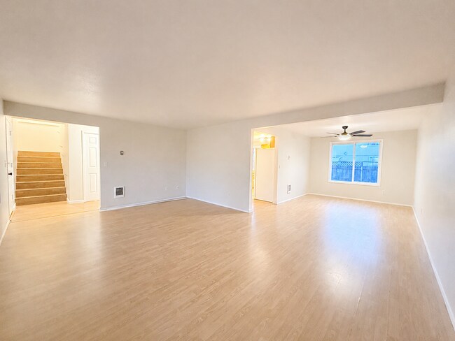 Photo - 275 Hillshire Dr