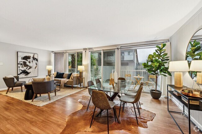 Building Photo - 1425 Lakeside Dr Rental
