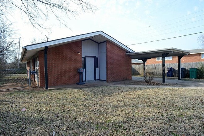 Building Photo - 2724 NW 48th St