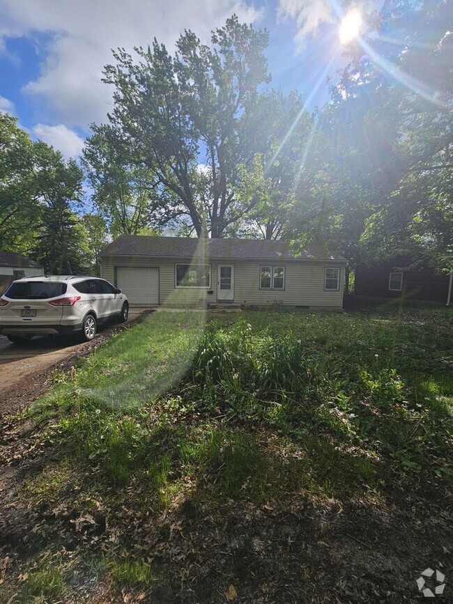 Building Photo - DESIREABLE INDEPENDENCE LOCATION!!! Rental