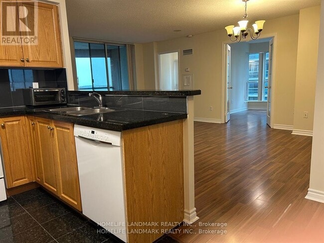 Photo - 7 Lorraine Dr Unit 1005