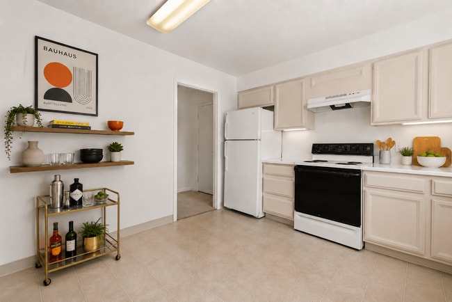 Legacy Place Apartments - Southfield, MI