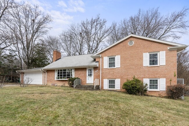 Building Photo - 6805 Calverton Dr Rental