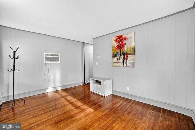 Photo - 18 Myrtle Ave