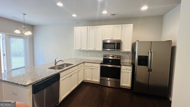 Photo - 256 Highland Pointe Cir E