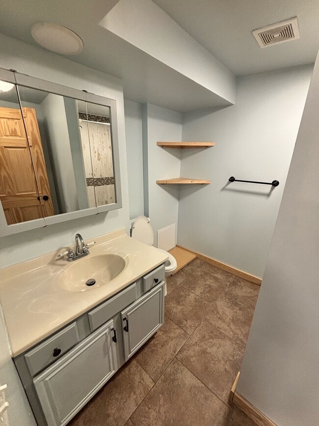 Photo - 815 Salmon Ave