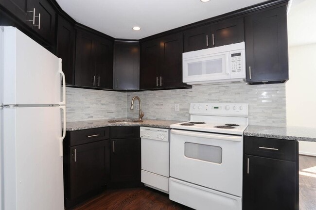 Photo - 2611 Adams Mill Rd NW Unit 301