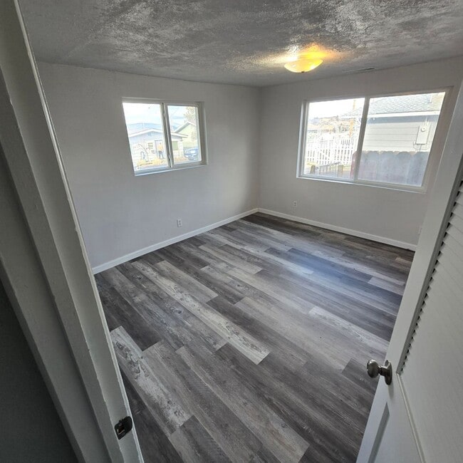 Photo - 3521 Lindberg St