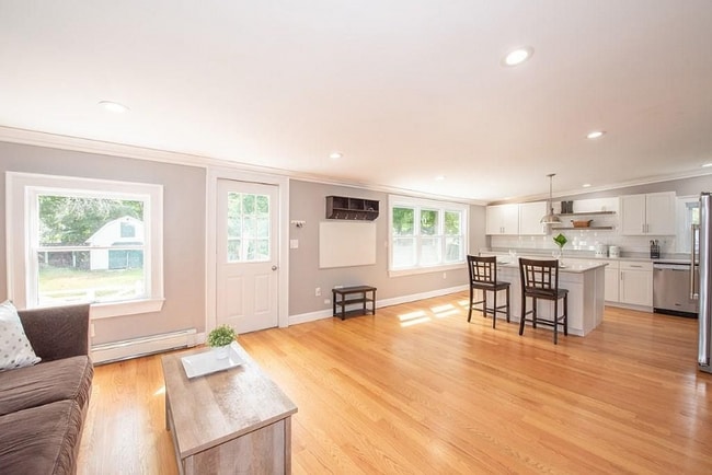 Photo - 5 Crescent St