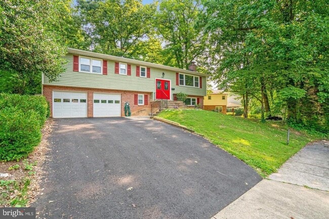 Photo - 9821 Hampton Ln