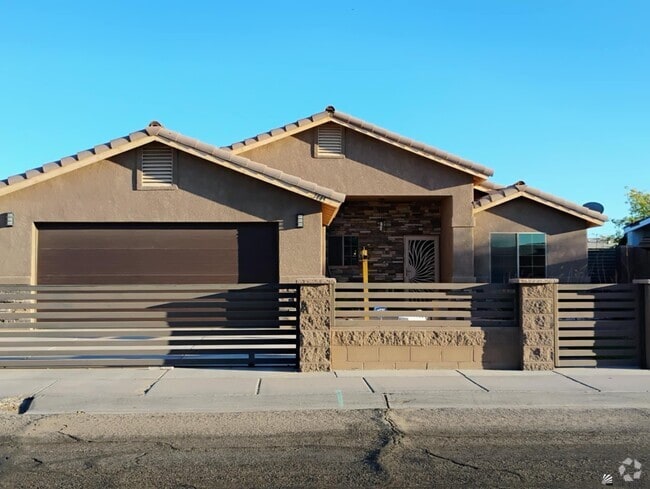 Building Photo - 1445 E San Luis Ln Rental