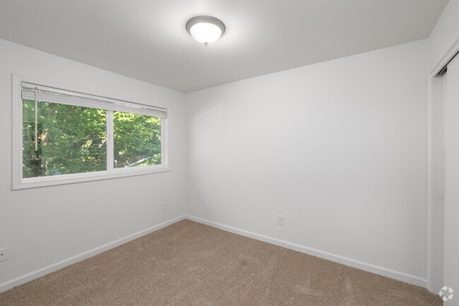 2BR, 1BA - 690SF - Hidden Court Apartments