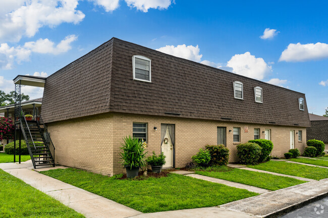 Building Photo - Edgewater Apartments