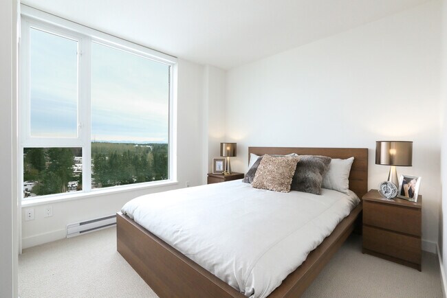 1209-13696 100 Avenue
