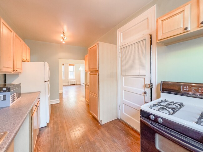 Photo - 1337 W Lunt Ave Unidad L2