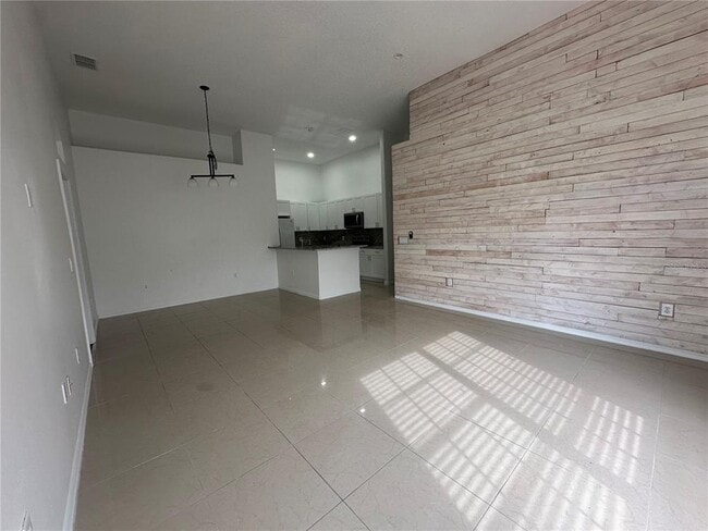 Photo - 1941 Island Walk Dr