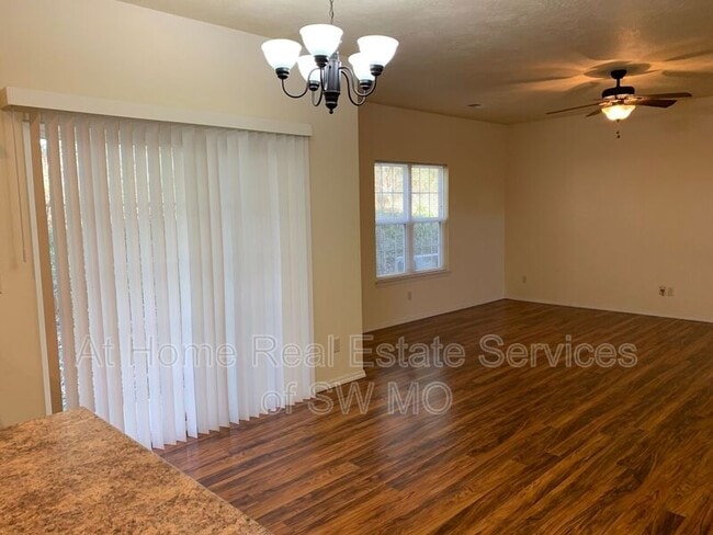 Photo - 813 E Daniels St