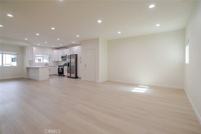 Photo - 310 E Providencia Ave Unit 108