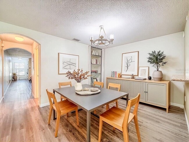 Photo - 9873 Trumpet Vine Loop