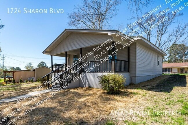 Photo - 1724 Sharon Blvd